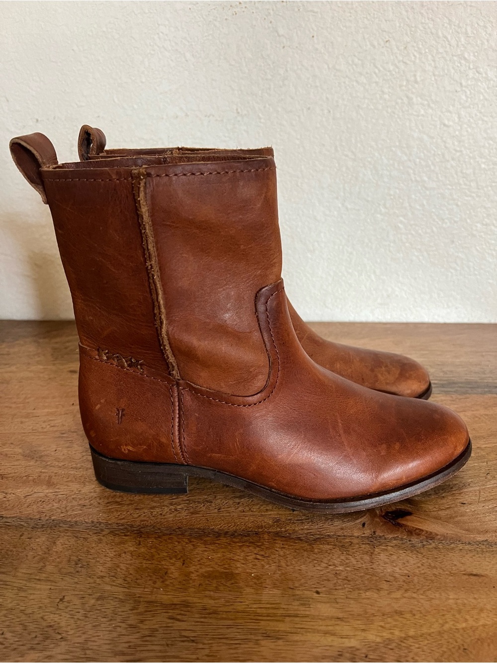 Frye Womens Cara Short Ankle Boots Cognac Brown Leather size 6.5
